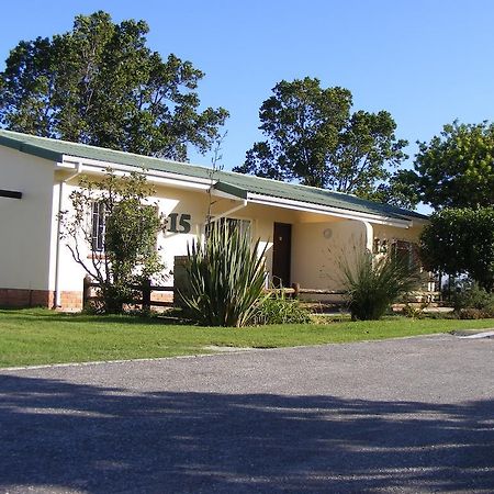 ג'ורג' Pine Lodge Resort מראה חיצוני תמונה