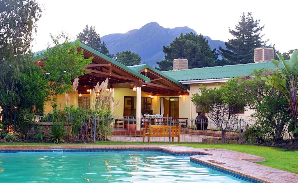 ג'ורג' Pine Lodge Resort מראה חיצוני תמונה