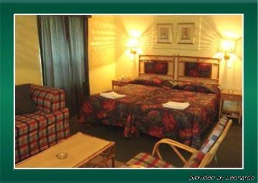 ג'ורג' Pine Lodge Resort מראה חיצוני תמונה